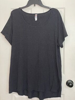 LuLaRoe Charcoal Scoop Neck Short Sleeve Tee. Size 3XL